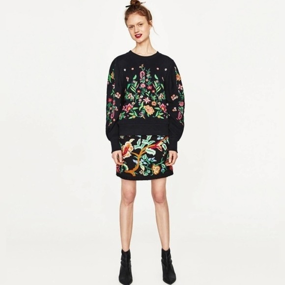 ZARA Woman Embroidered Pleated Hem Mini‎ Skirt Size XS NWT - Picture 2 of 13